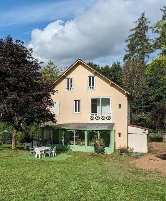 Maison Des Annees 30 - Vic-Sur-Cere - 14 Personnes Экстерьер фото