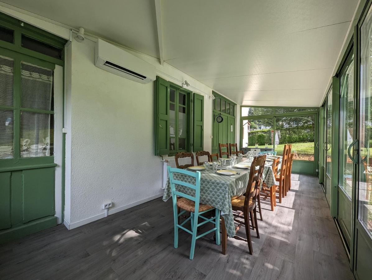 Maison Des Annees 30 - Vic-Sur-Cere - 14 Personnes Экстерьер фото